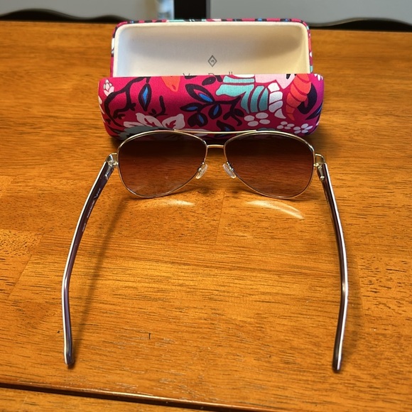 Vera Bradley women’s sunglasses and matching case. The frame is a light gold. - Picture 6 of 17